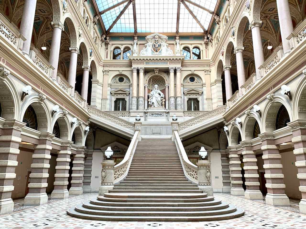 Justizpalast Eingangshalle